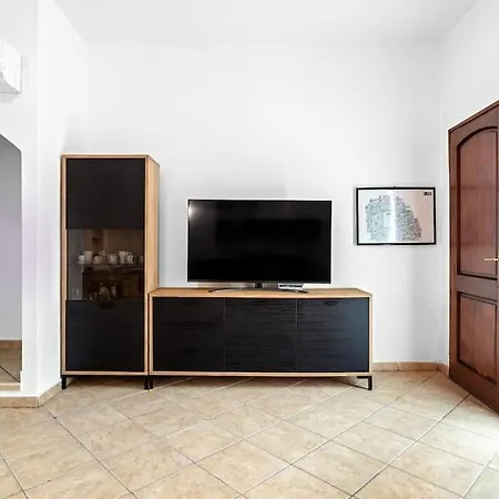 Naab Haus - -